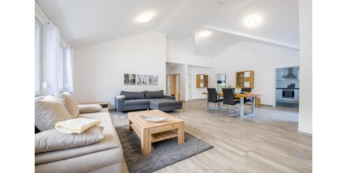 Dachgeschoßwohnung Baden-Baden Baden - 3 Zimmer, 140 m&sup2;, 2.600&euro; | Angebot:22138484