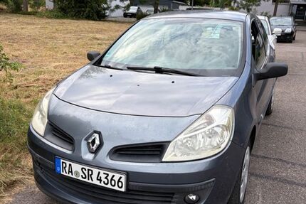 Renault Clio 126.000 km 2.100 &euro; Rastatt 76437