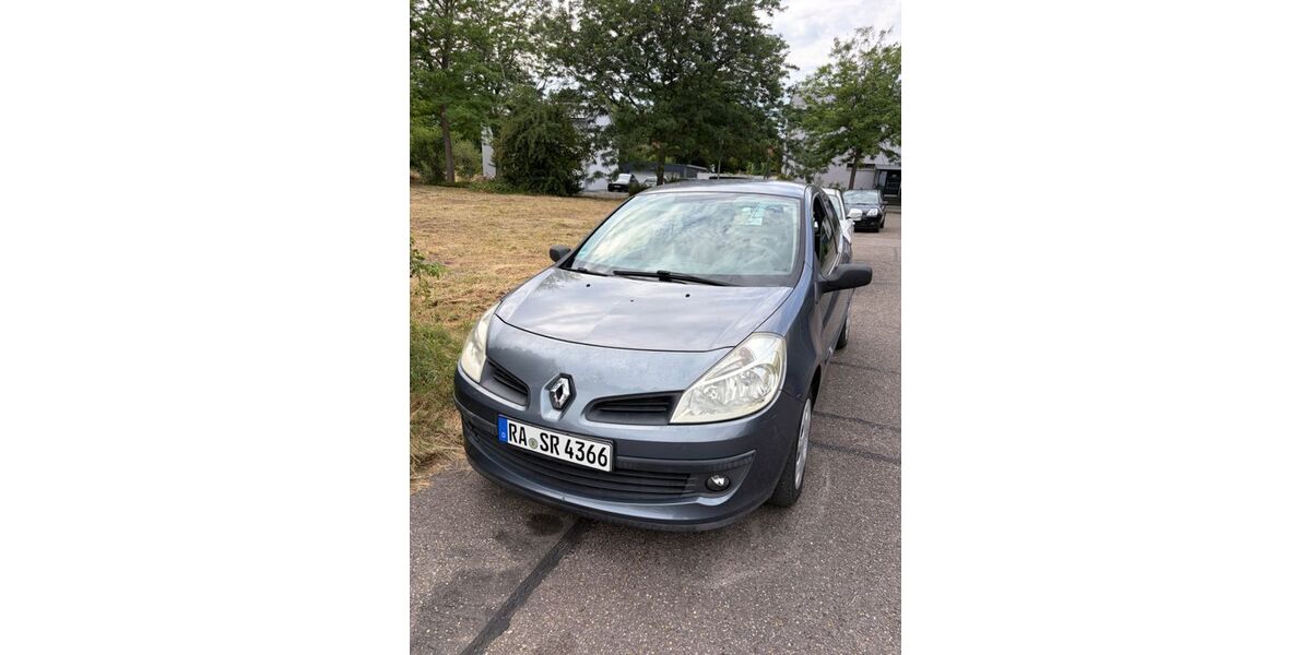 Renault Clio 126.000 km 2.250 &euro; Rastatt 76437