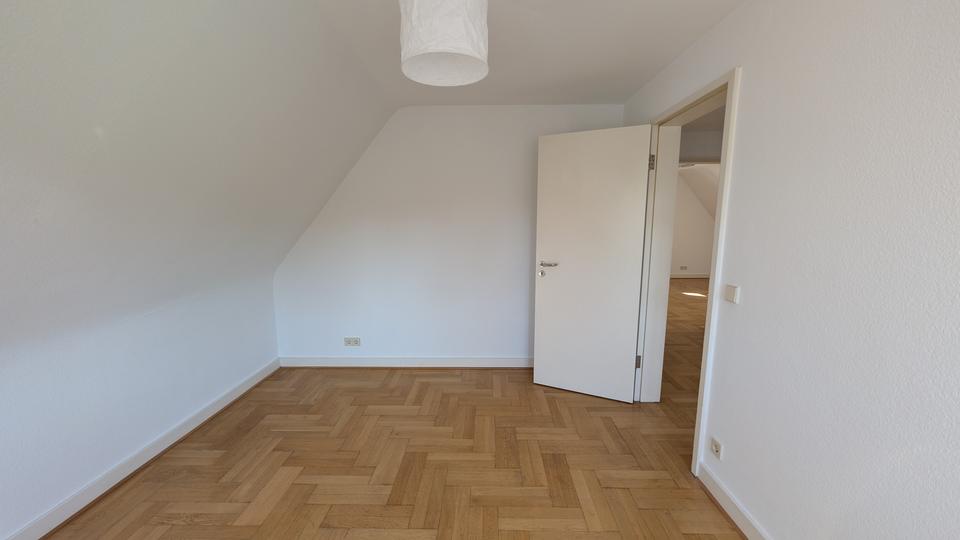 Maisonettenwohnung Ettlingen - 6 Zimmer, 172 m&sup2;, 2.200&euro; | Angebot:24015396