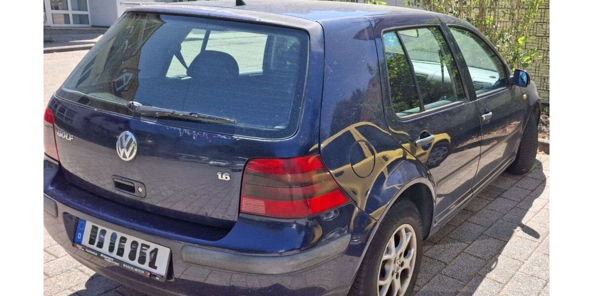 VW Golf 220.825 km 1.150 &euro; Bühlertal 77830