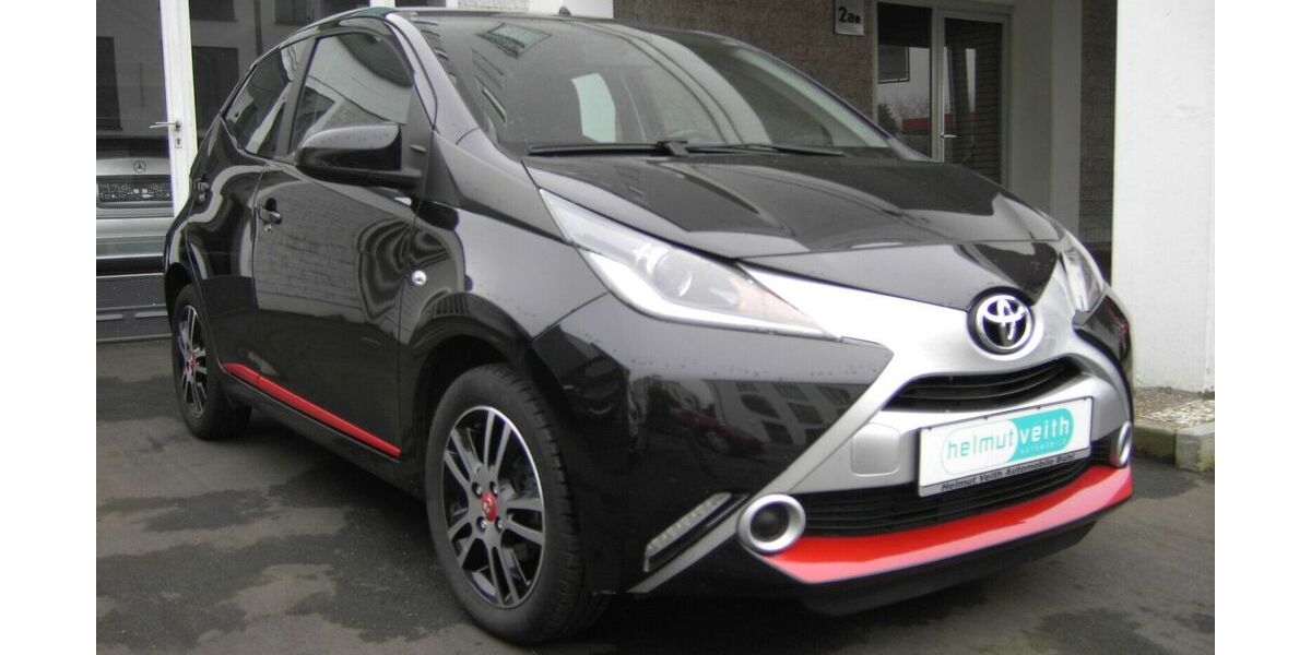 Toyota Aygo (X) 31.300 km 9.900 &euro; Bühl 77815