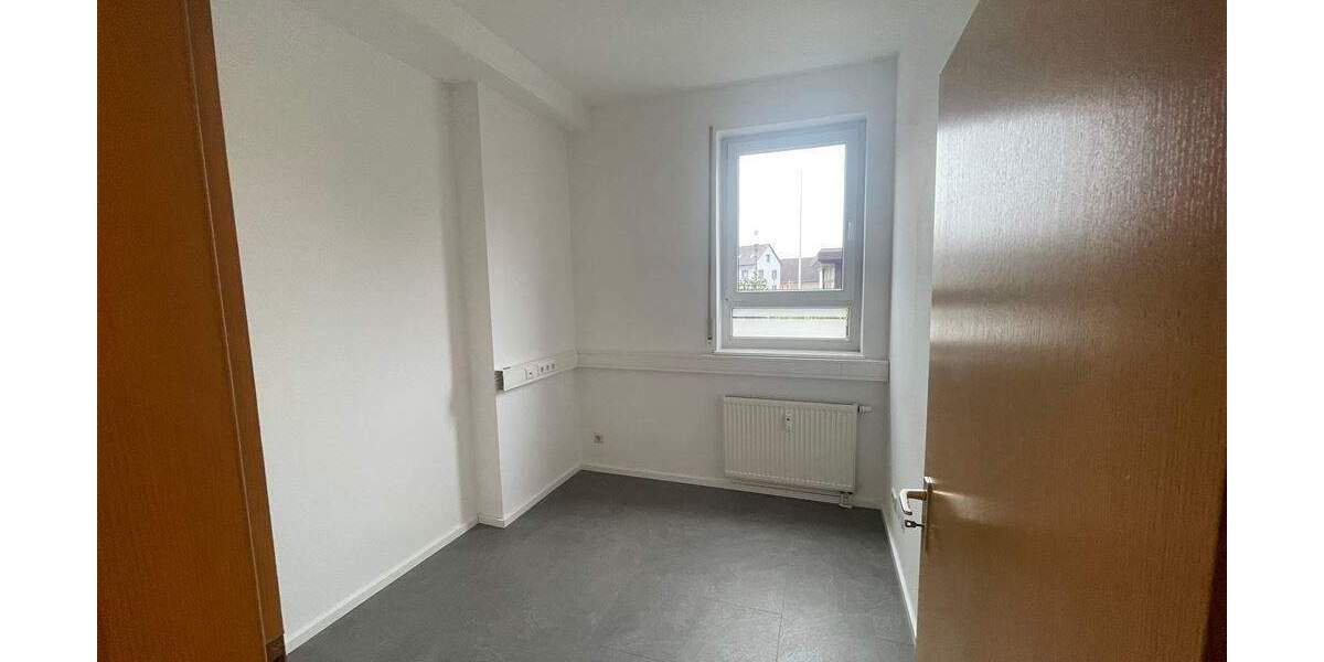 Gewerbeobjekt Steinmauern - 4 Zimmer, 120 m&sup2;, 950&euro; | Angebot:25743491