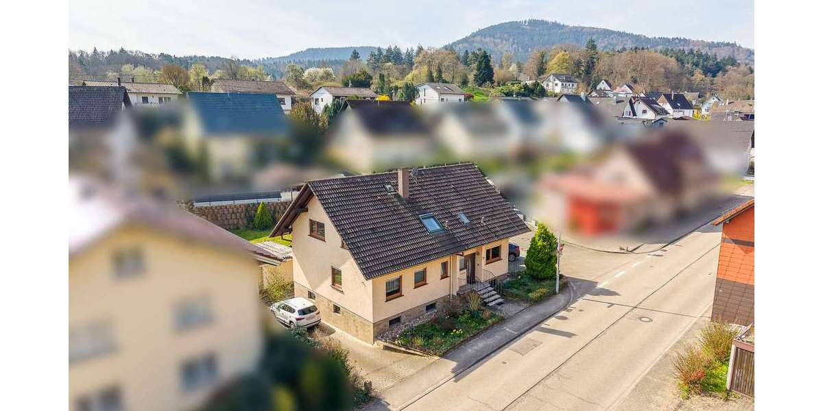 Einfamilienhaus Gaggenau - 8 Zimmer, 165 m&sup2;, 345.000&euro; | Angebot:26036690