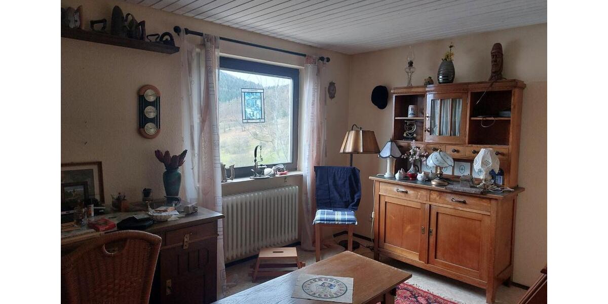 Einfamilienhaus Loffenau - 12 Zimmer, 187 m&sup2;, 333.000&euro; | Angebot:25719461