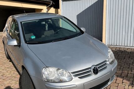 VW Golf 177.000 km 2.900 &euro; Gaggenau 76571