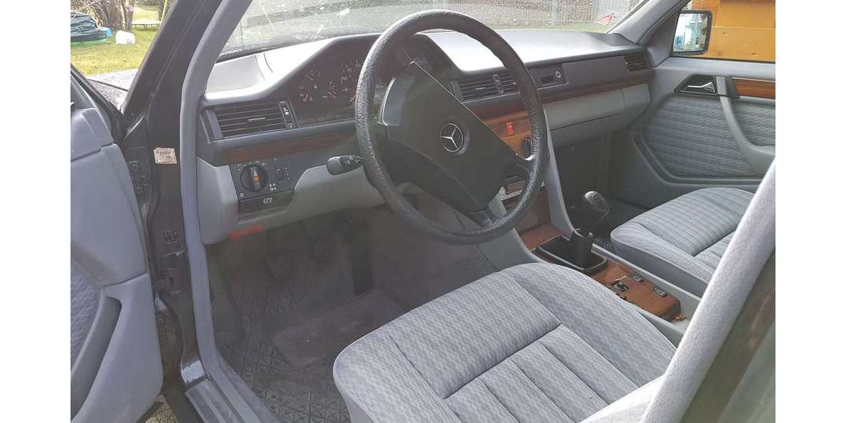 Mercedes-Benz 200 90.000 km 9.999 &euro; Gernsbach 76593