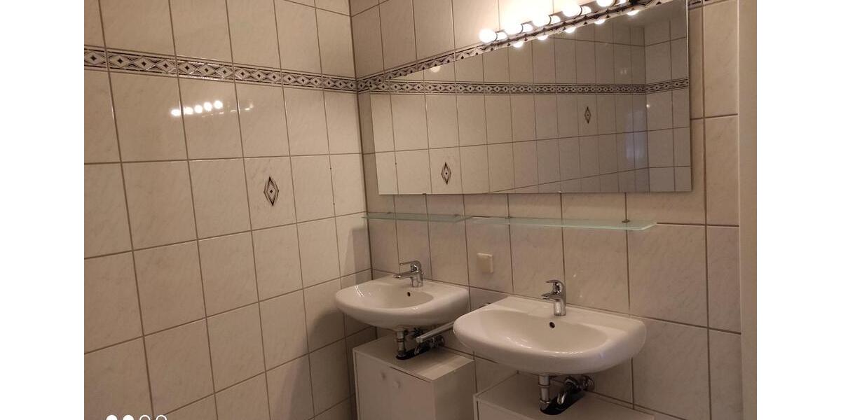 Etagenwohnung Ettlingen - 3.5 Zimmer, 97 m&sup2;, 1.290&euro; | Angebot:26378609