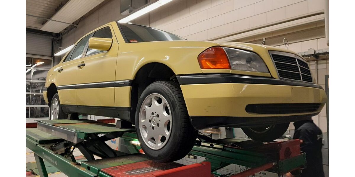 Mercedes-Benz C 200 270.000 km 11.111 &euro; Gernsbach 76593