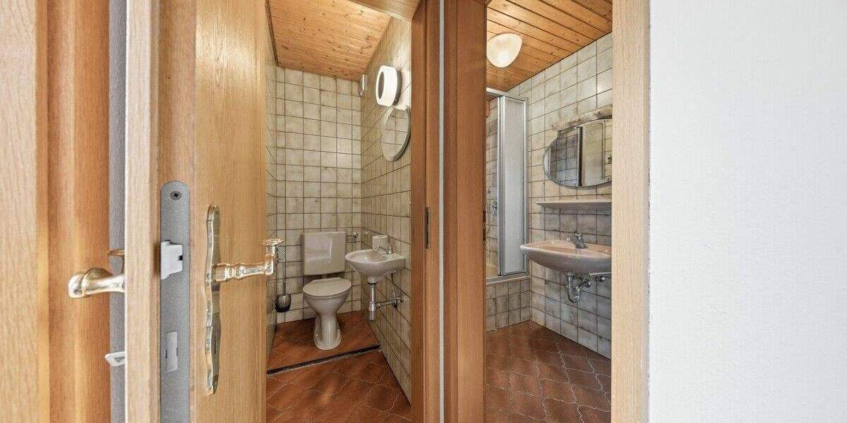 Einfamilienhaus Karlsbad Langensteinbach - 9 Zimmer, 203 m&sup2;, 449.000&euro; | Angebot:25916673