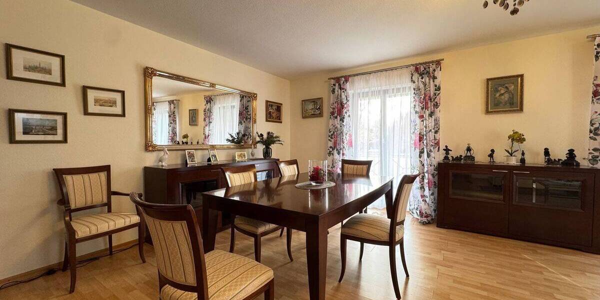 Etagenwohnung Baden-Baden Innenstadt - 3 Zimmer, 104 m&sup2;, 490.000&euro; | Angebot:25729894