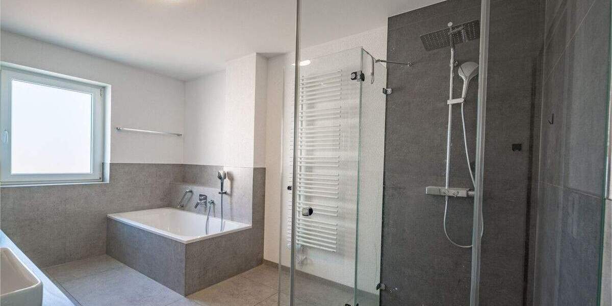 Doppelhaushälfte Gernsbach - 5 Zimmer, 157 m&sup2;, 2.000&euro; | Angebot:25702797