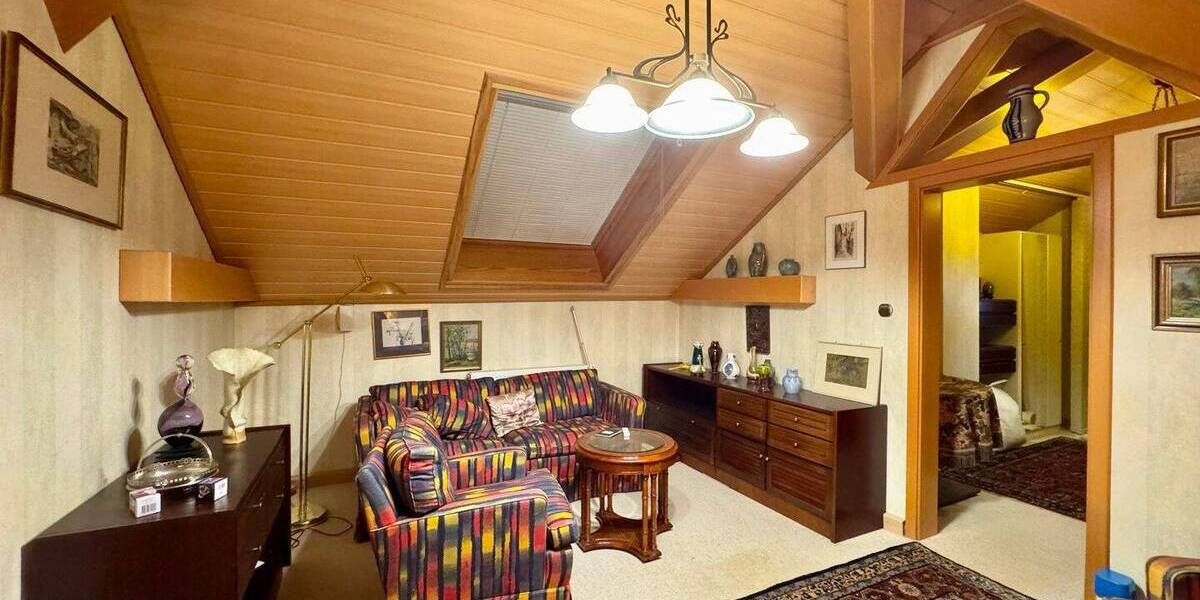 Einfamilienhaus Baden-Baden Innenstadt - 8 Zimmer, 200 m&sup2;, 675.000&euro; | Angebot:25674406