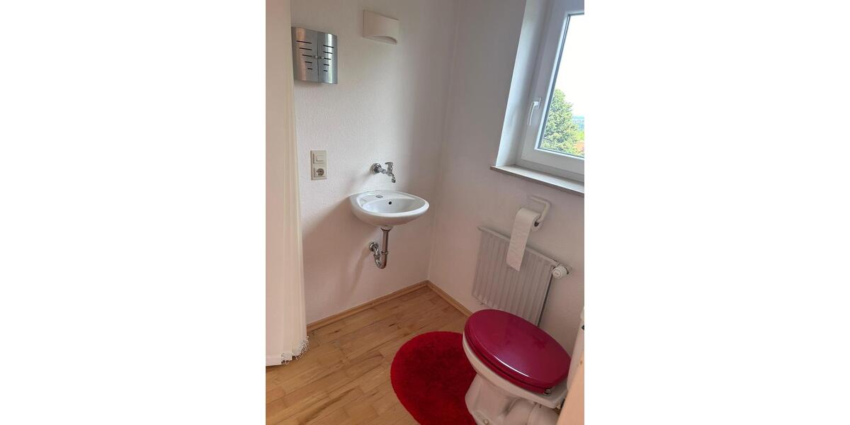 Dachgeschoßwohnung Bad Herrenalb - 3 Zimmer, 80 m&sup2;, 950&euro; | Angebot:25942988