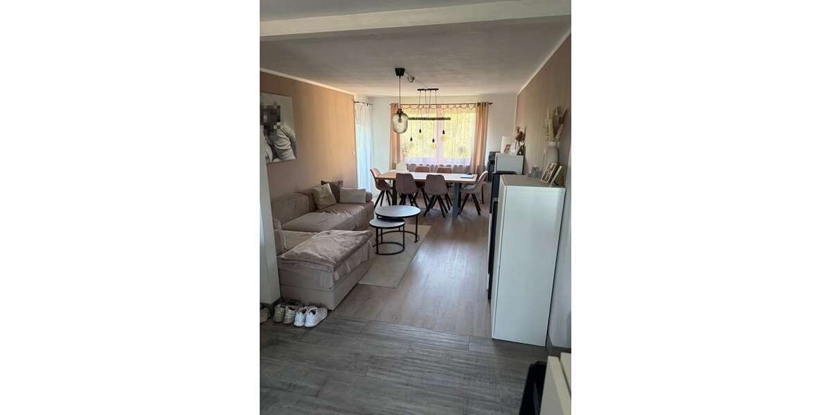 Moderne 4-Zimmer-Wohnung mit 2 Balkonen – ideal für Mitarbeitende des Mercedes-Benz-Werks - Etagenwohnung Rastatt | Angebot:26985895