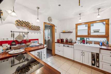 Haus Achern - 7 Zimmer, 215 m&sup2;, 499.000&euro; | Angebot:27108225