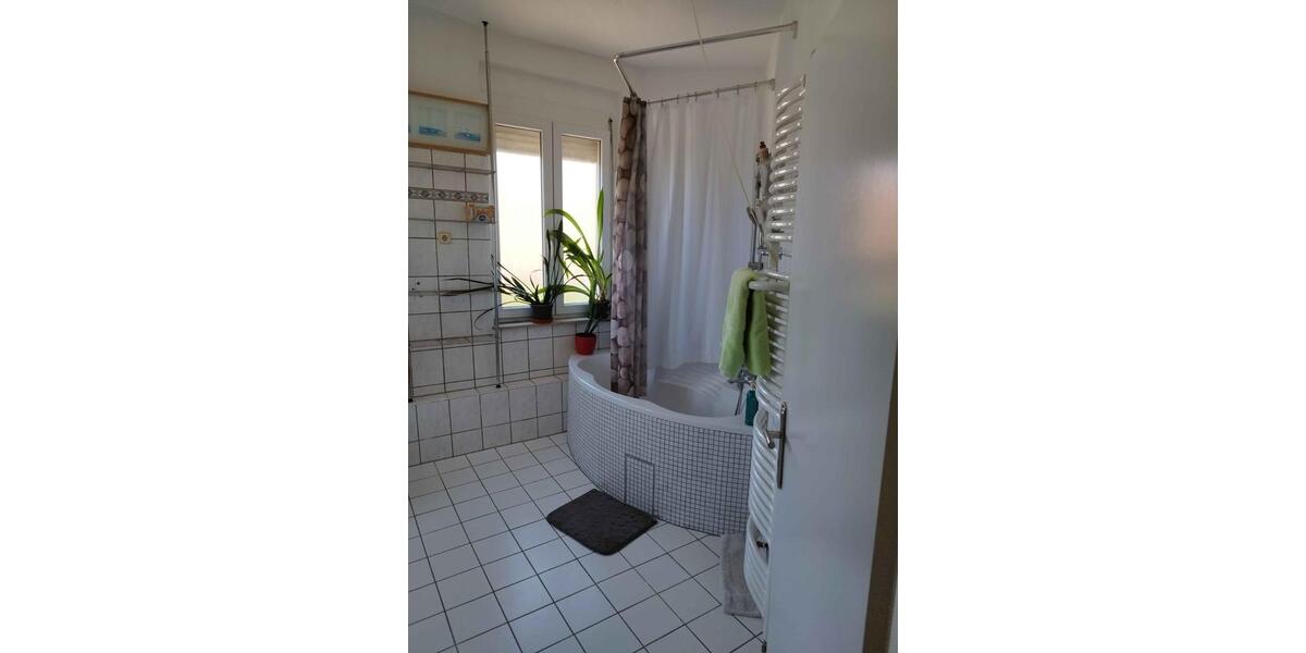 Etagenwohnung Iffezheim - 2 Zimmer, 72 m&sup2;, 164.000&euro; | Angebot:25084302