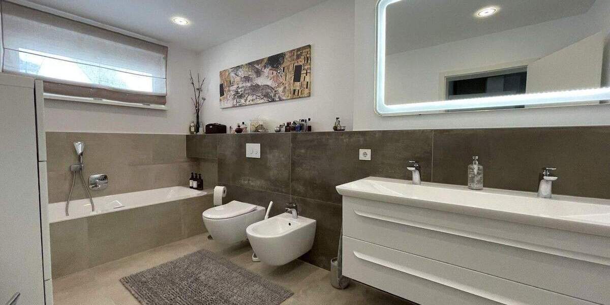 Doppelhaushälfte Baden-Baden Ebersteinburg - 8 Zimmer, 231 m&sup2;, 898.000&euro; | Angebot:25704943