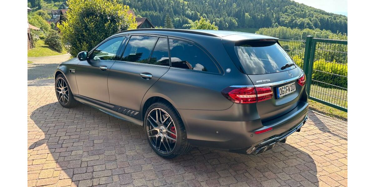 Mercedes-Benz E 63 AMG 5.539 km 125.000 &euro; Sasbachwalden 77887