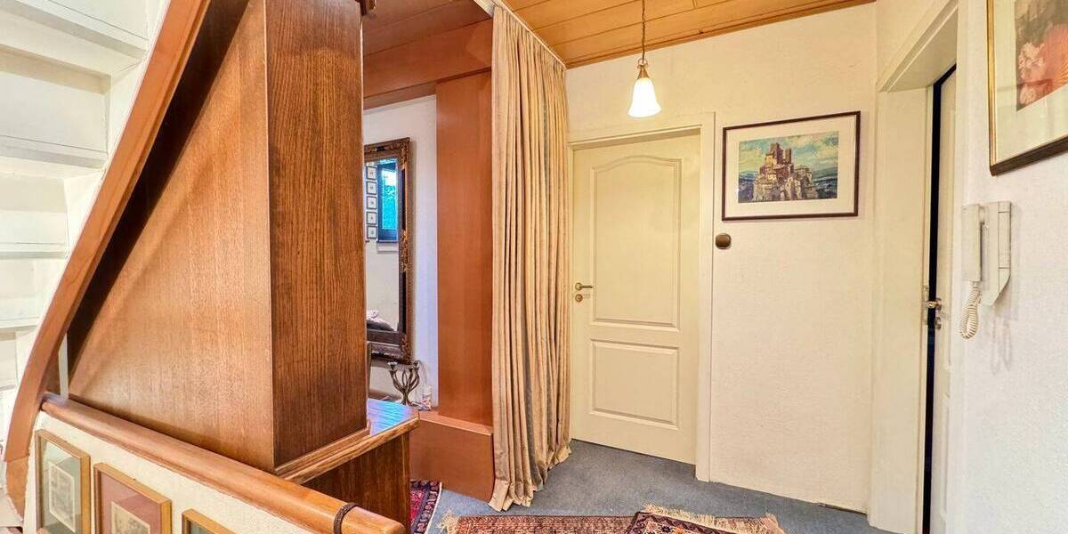 Einfamilienhaus Baden-Baden Innenstadt - 8 Zimmer, 200 m&sup2;, 675.000&euro; | Angebot:25674406