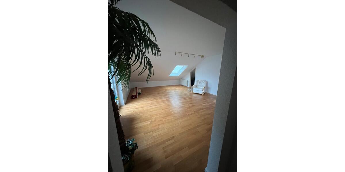 Dachgeschoßwohnung Baden-Baden Baden - 2.5 Zimmer, 70 m&sup2;, 1.300&euro; | Angebot:25760610