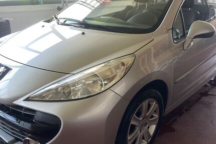 Peugeot 207 171.000 km 1.300 &euro; Baden-Württemberg - Hechingen 72379