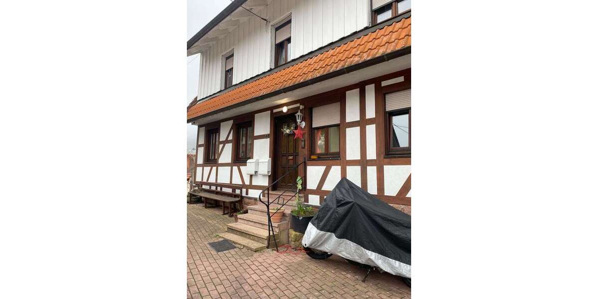 Etagenwohnung Loffenau - 3 Zimmer, 85 m&sup2;, 149.000&euro; | Angebot:25977834
