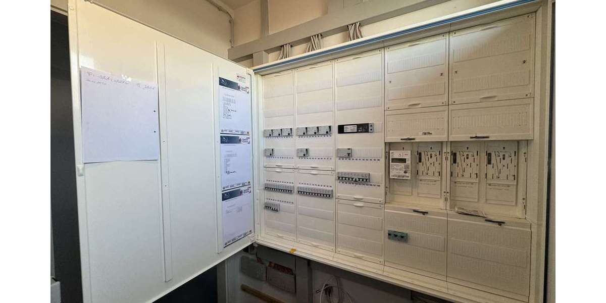 Modernes Reihenendhaus mit Wohn- und Gewerbeanteil + Garten, Garage & 3 Stellplätzen in Rheinstetten - Wohn- & Geschäftshaus Rheinstetten | Angebot:20367494