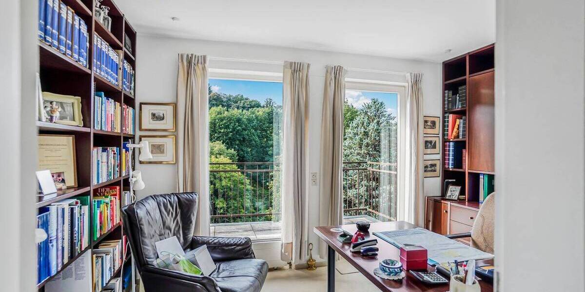 Etagenwohnung Baden-Baden Innenstadt - 6 Zimmer, 240 m&sup2;, 850.000&euro; | Angebot:25770029