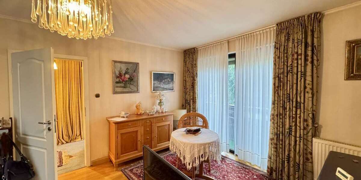 Einfamilienhaus Baden-Baden Baden - 8 Zimmer, 200 m&sup2;, 675.000&euro; | Angebot:25998530