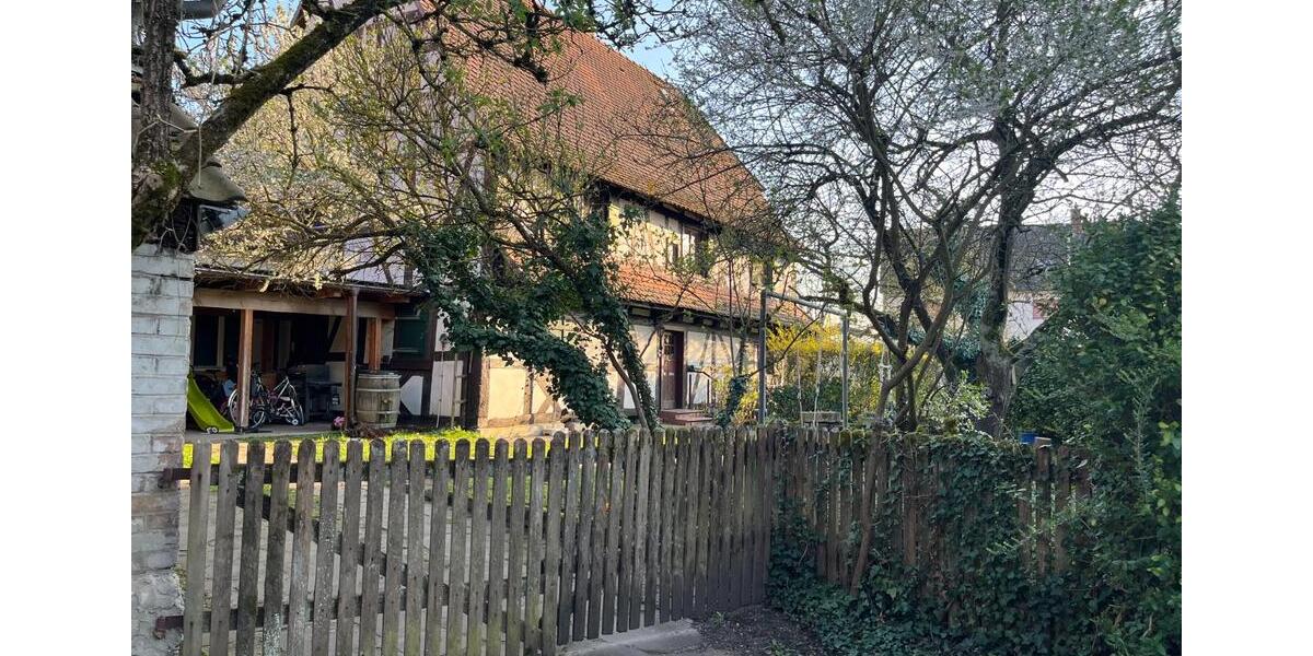 Mehrfamilienhaus, Wohnhaus Rheinstetten - 9 Zimmer, 200 m&sup2;, 400.000&euro; | Angebot:25858424