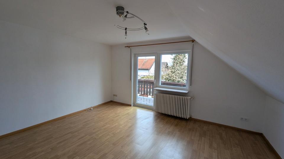 Dachgeschoßwohnung Iffezheim - 3 Zimmer, 86 m&sup2;, 860&euro; | Angebot:25995005