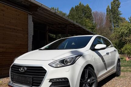 Hyundai i30 106.000 km 11.500 &euro; Hagenbach 76767