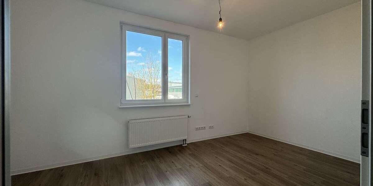 Modernes Reihenendhaus mit Wohn- und Gewerbeanteil + Garten, Garage & 3 Stellplätzen in Rheinstetten - Wohn- & Geschäftshaus Rheinstetten | Angebot:20367494