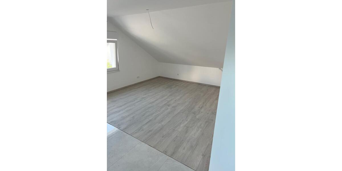 Dachgeschoßwohnung Rastatt - 3 Zimmer, 70 m&sup2;, 880&euro; | Angebot:24756236