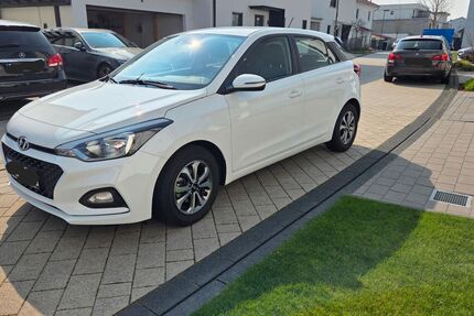 Hyundai i20 53.000 km 9.999 &euro; Ötigheim 76470