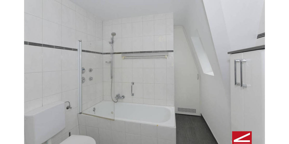 Etagenwohnung Baden-Baden Innenstadt - 4 Zimmer, 132 m&sup2;, 335.000&euro; | Angebot:25692846