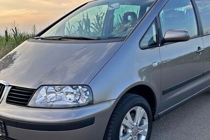 Seat Alhambra 40.000 km 14.800 &euro; Karlsbad 76307