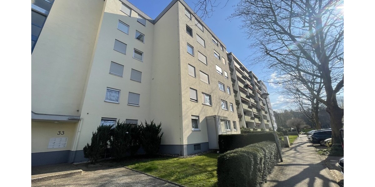 Stadtnah: Schöne 2,5-Zimmer Wohnung mit Einbauküche und Balkon - Etagenwohnung Gaggenau | Angebot:26035645