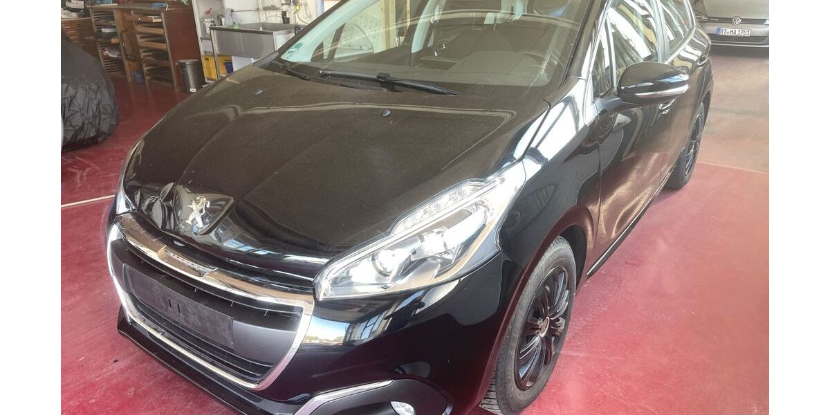 Peugeot 208 81.358 km 5.100 &euro; Baden-Württemberg - Hechingen 72379