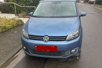 VW Touran 142.963 km 6.999 &euro; Berg 76768
