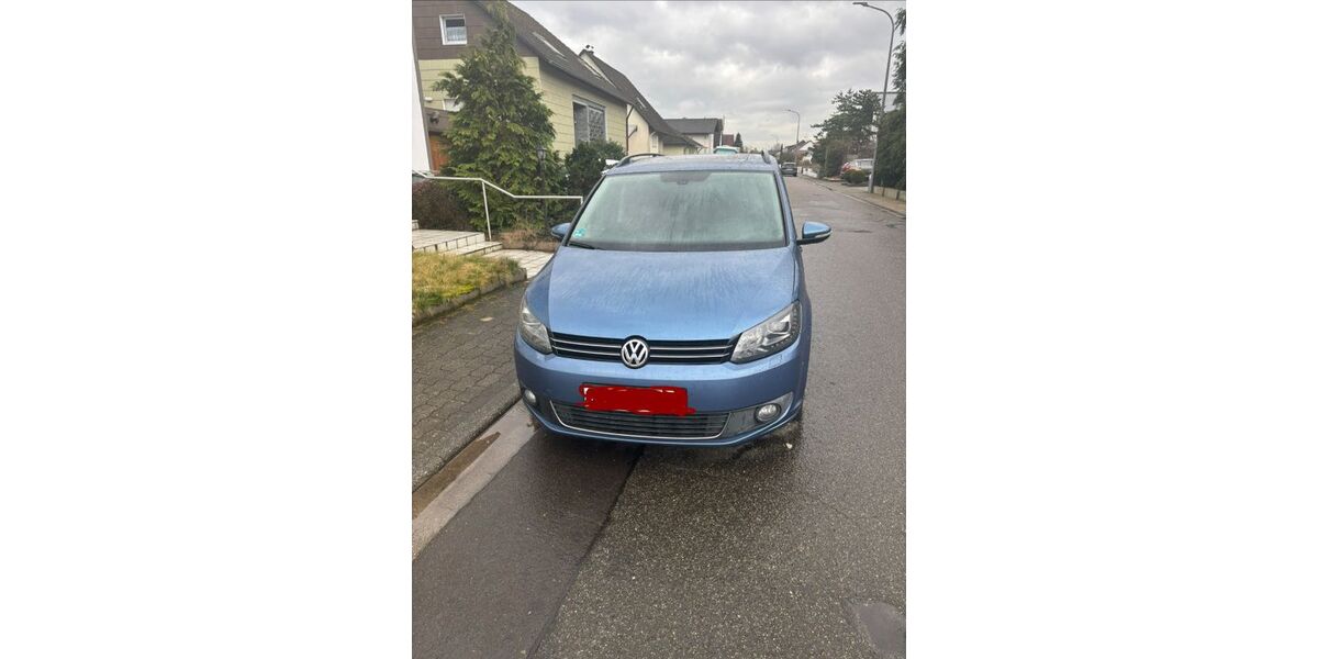 VW Touran 142.963 km 6.999 &euro; Berg 76768