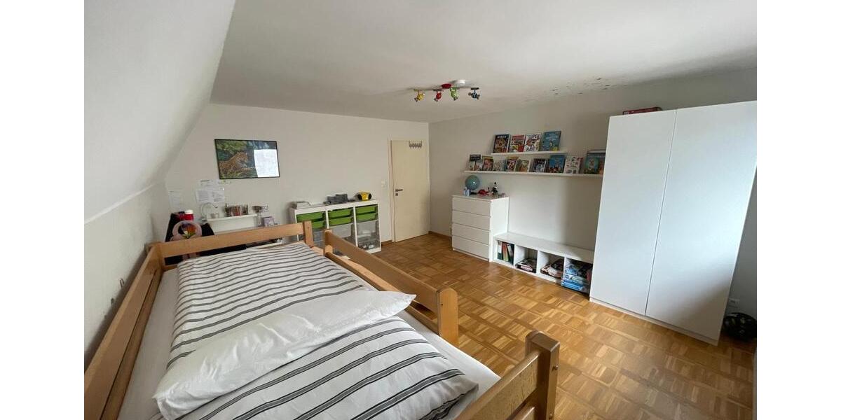 Einfamilienhaus Waldbronn - 8 Zimmer, 250 m&sup2;, 2.800&euro; | Angebot:25963883