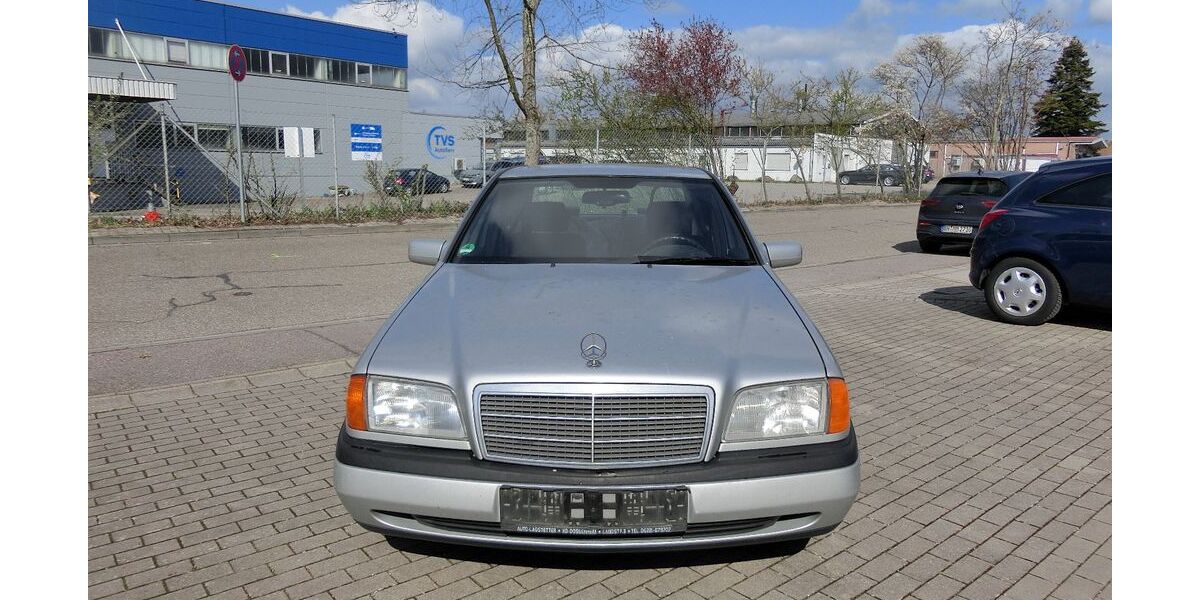 Mercedes-Benz C 180 332.775 km 1.150 &euro; Bühl 77815