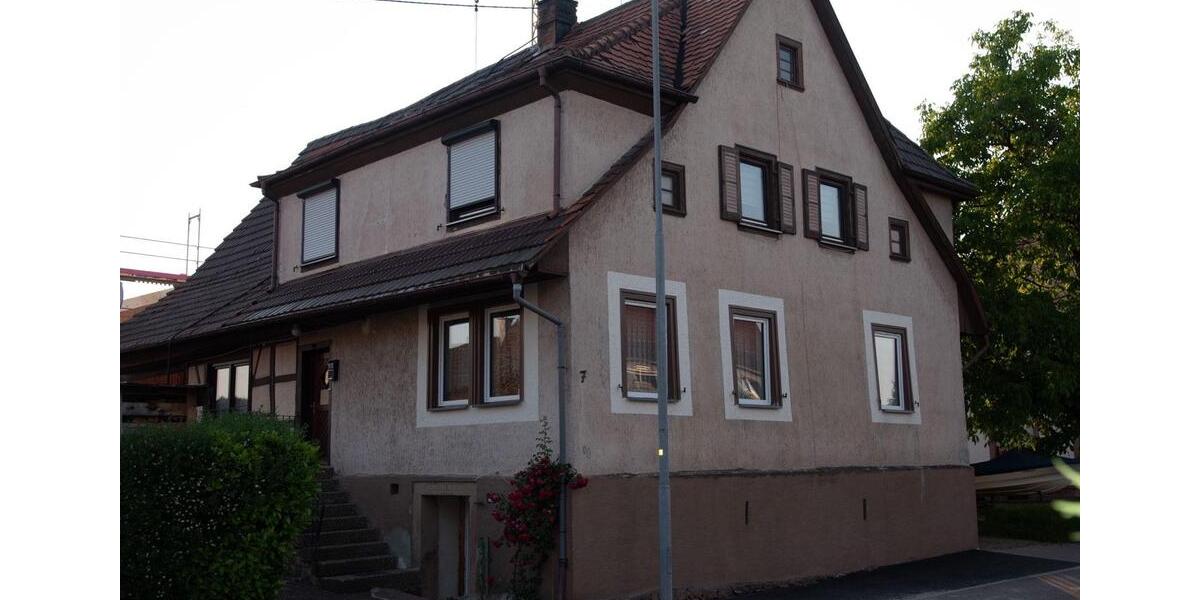 Einfamilienhaus Straubenhardt - 6 Zimmer, 134 m&sup2;, 245.000&euro; | Angebot:25986816