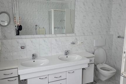 Wohnung Baden-Baden Baden - 2 Zimmer, 74 m&sup2;, 1.250&euro; | Angebot:24680756