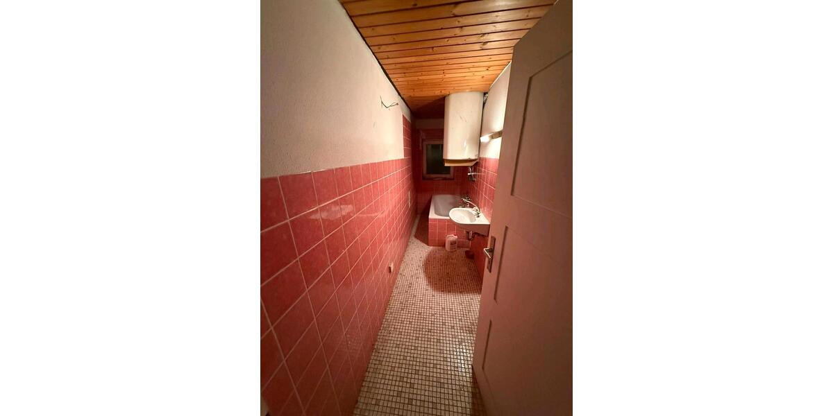 Erdgeschoßwohnung Weisenbach - 3 Zimmer, 94 m&sup2;, 110.000&euro; | Angebot:25271335