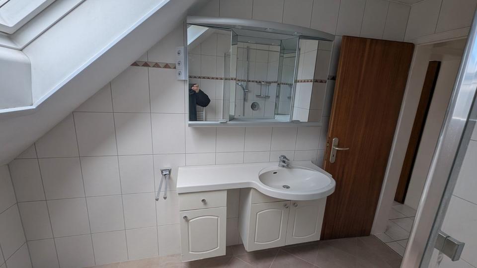 Dachgeschoßwohnung Iffezheim - 3 Zimmer, 86 m&sup2;, 860&euro; | Angebot:25995005