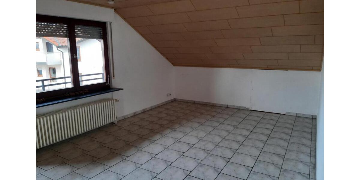 Etagenwohnung Lauf - 4 Zimmer, 95 m&sup2;, 1.000&euro; | Angebot:25885557