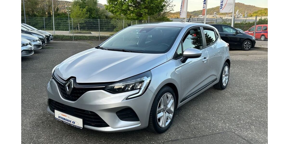 Renault Clio 128.768 km 8.925 &euro; Gernsbach 76593